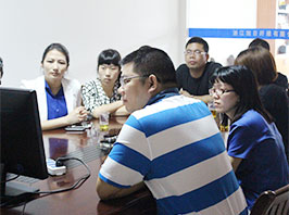 浙江旭日纖維有限公司主要生產(chǎn)和銷(xiāo)售浙江旭日纖維有限公司，冰絲、涼感PE纖維、中分子PE絲、丙綸細(xì)旦絲、玉米纖維、PLLA纖維、PLA纖維、玉米纖維FDY、丙綸DTY絲、丙綸超細(xì)旦絲、丙綸FDY細(xì)旦絲、丙綸絲、丙綸高強(qiáng)絲、丙綸普強(qiáng)絲、高強(qiáng)丙綸絲、丙綸FDY絲、丙綸長(zhǎng)絲、超細(xì)旦絲