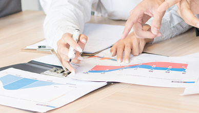 浙江旭日纖維有限公司主要生產(chǎn)和銷(xiāo)售浙江旭日纖維有限公司，冰絲、涼感PE纖維、中分子PE絲、丙綸細(xì)旦絲、玉米纖維、PLLA纖維、PLA纖維、玉米纖維FDY、丙綸DTY絲、丙綸超細(xì)旦絲、丙綸FDY細(xì)旦絲、丙綸絲、丙綸高強(qiáng)絲、丙綸普強(qiáng)絲、高強(qiáng)丙綸絲、丙綸FDY絲、丙綸長(zhǎng)絲、超細(xì)旦絲